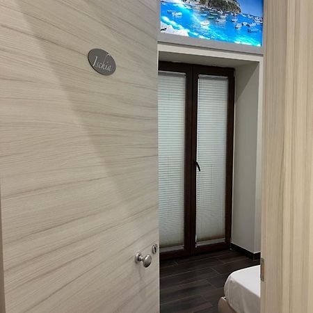 Beb Pisadog Bed & Breakfast Наполи Екстериор снимка