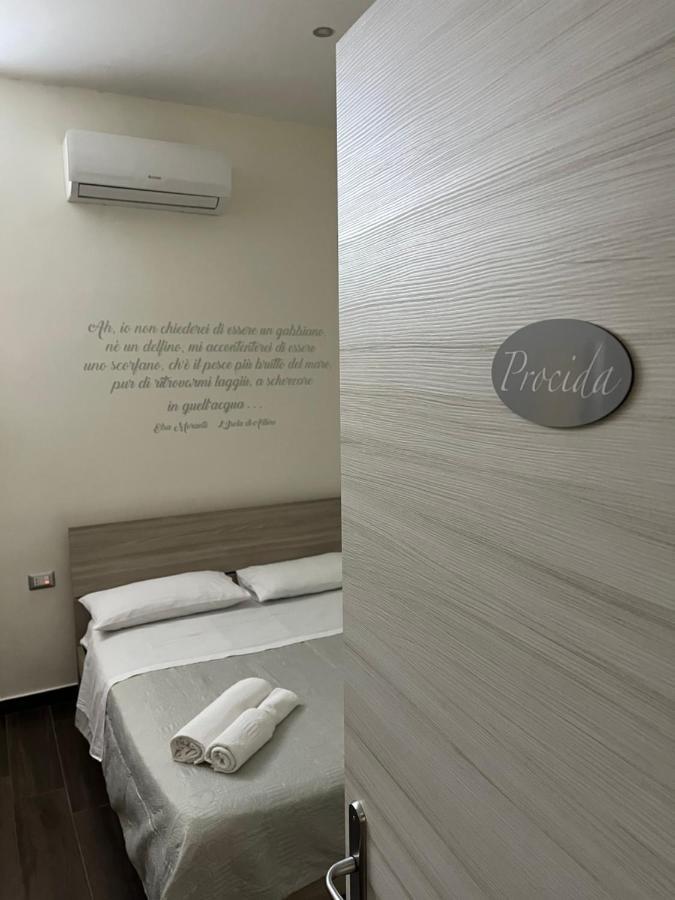 Beb Pisadog Bed & Breakfast Наполи Екстериор снимка