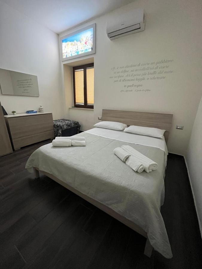 Beb Pisadog Bed & Breakfast Наполи Екстериор снимка